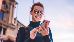 girl using mobile